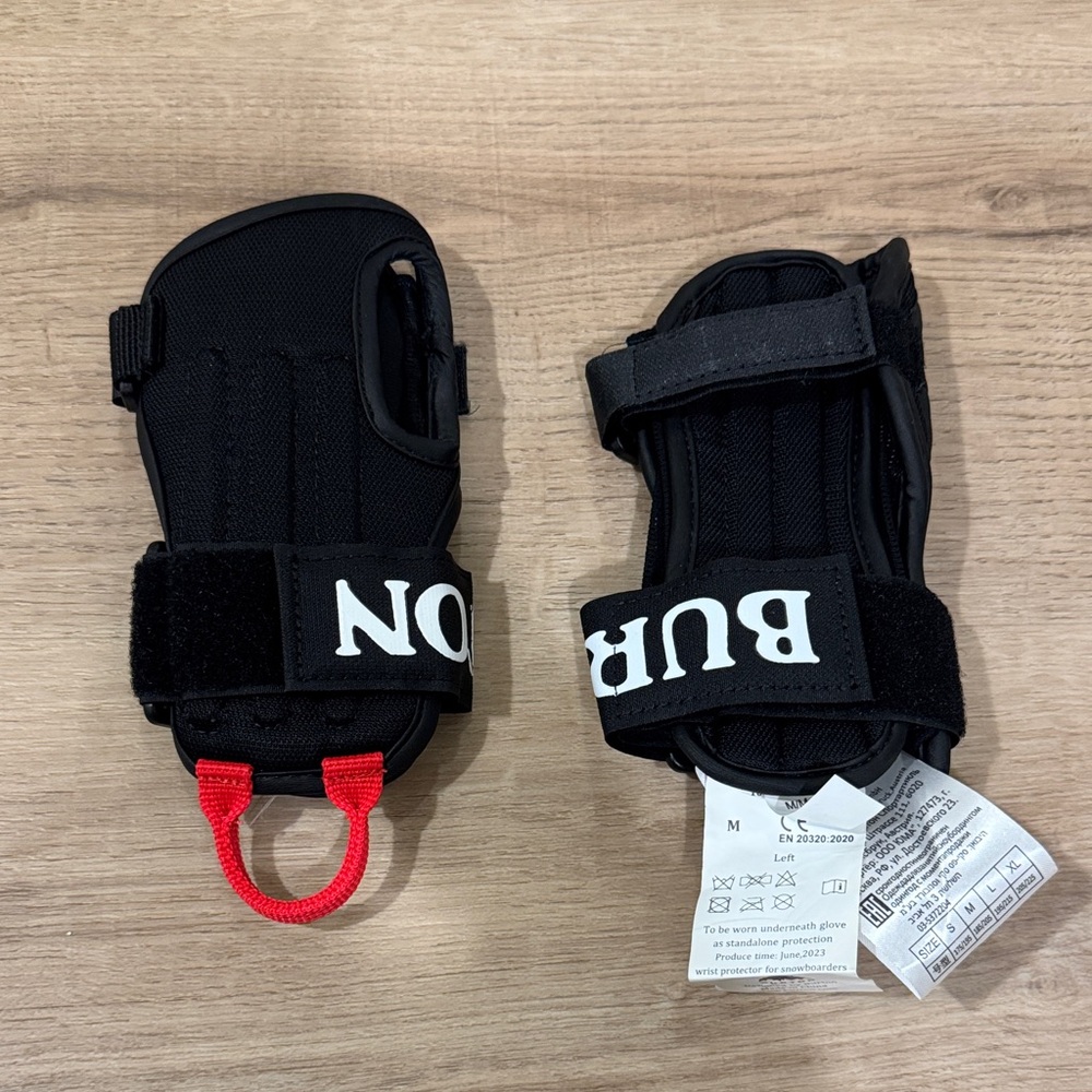 Burton Black Wrist Guards with Red Pull Tabs, Medium